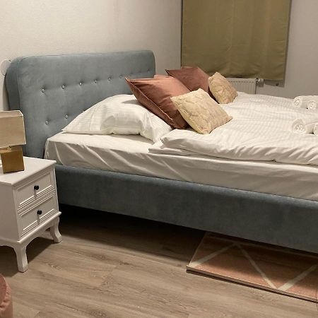 Urbansuites - Modern & Zentral In Der City - Dein Zuhause In Stuttgart Bagian luar foto