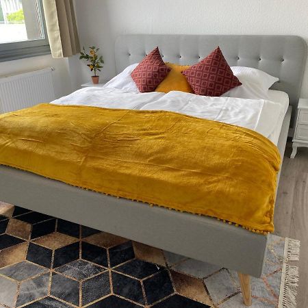 Urbansuites - Modern & Zentral In Der City - Dein Zuhause In Stuttgart Bagian luar foto