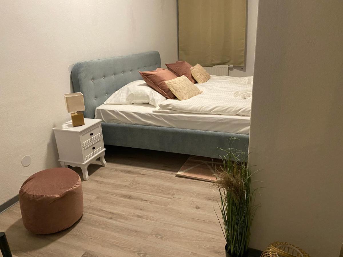Urbansuites - Modern & Zentral In Der City - Dein Zuhause In Stuttgart Bagian luar foto