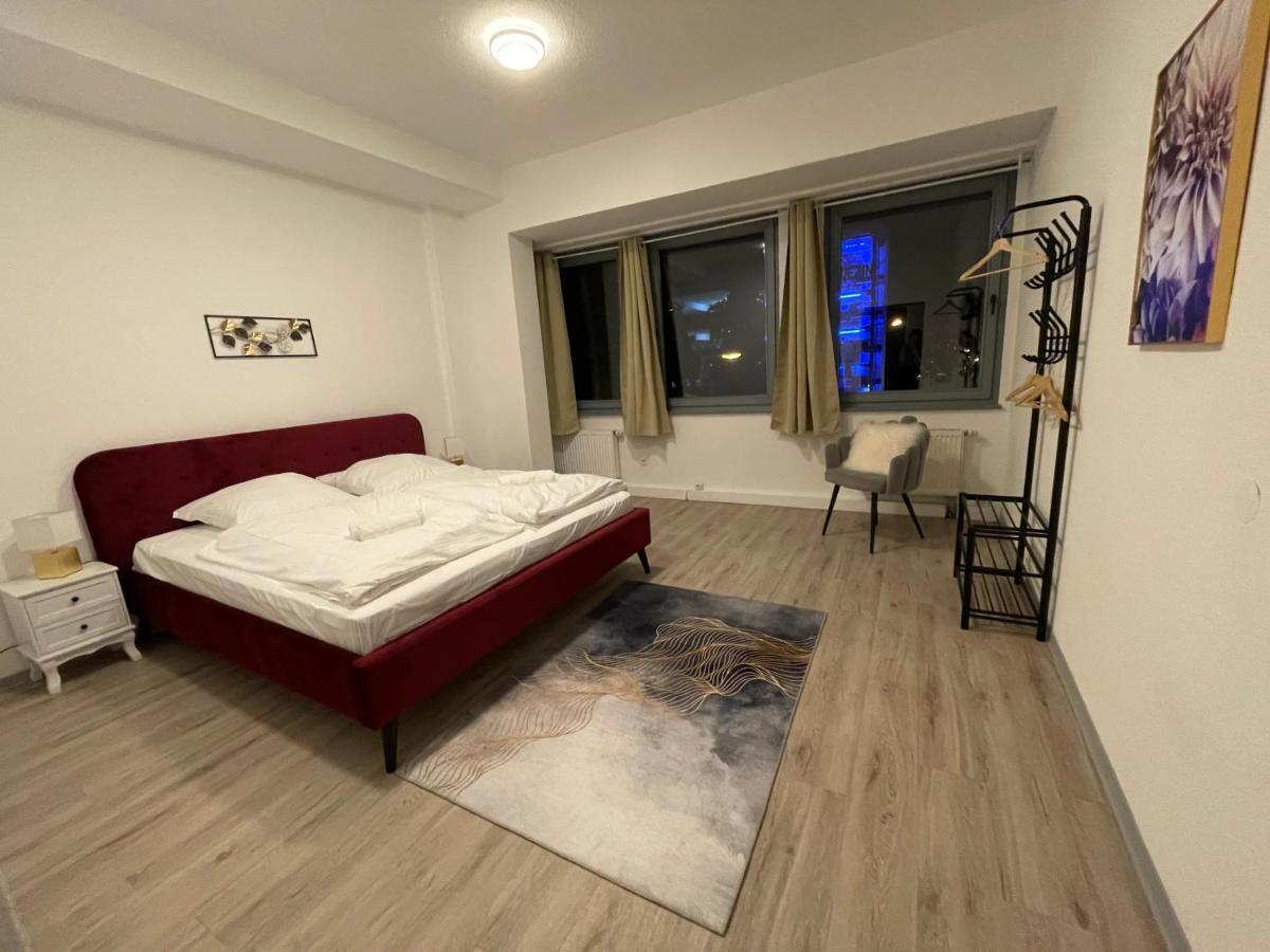 Urbansuites - Modern & Zentral In Der City - Dein Zuhause In Stuttgart Bagian luar foto