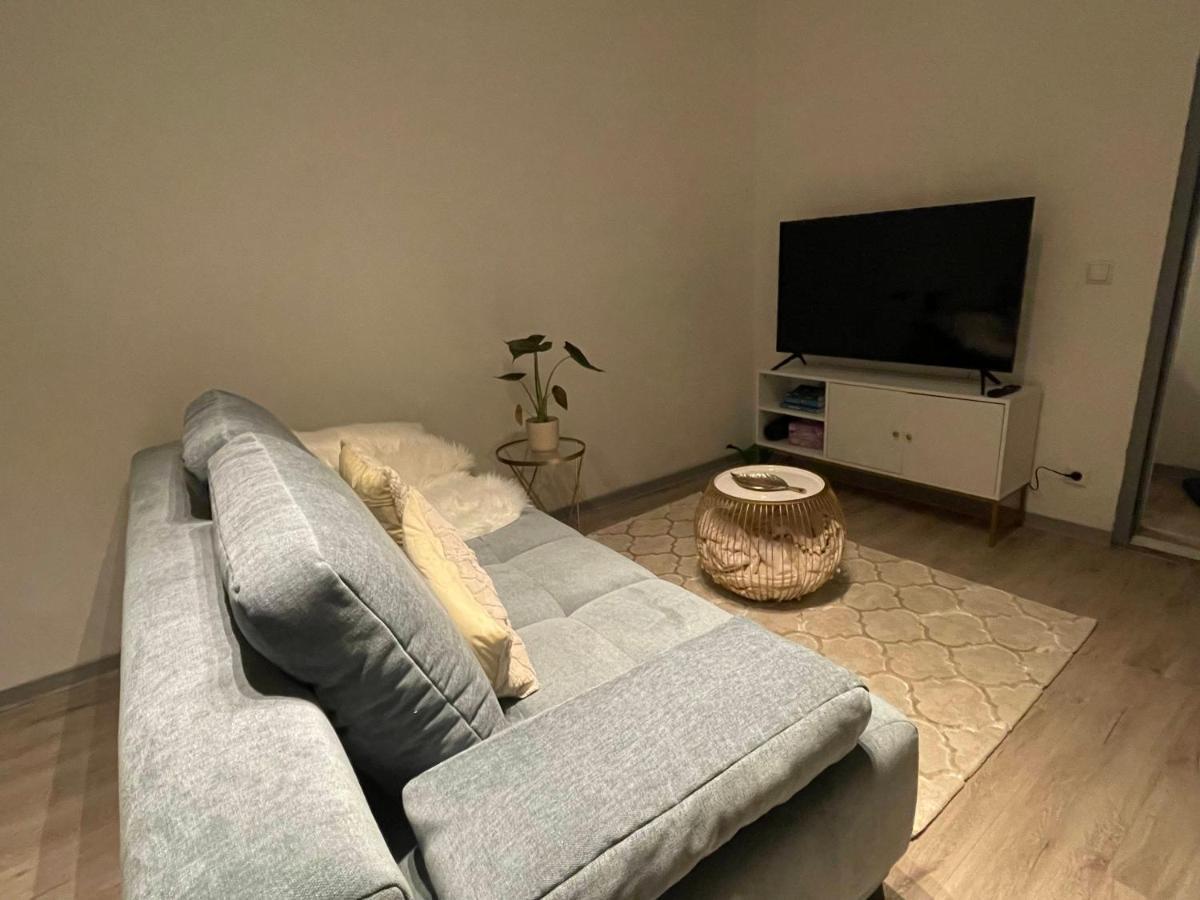 Urbansuites - Modern & Zentral In Der City - Dein Zuhause In Stuttgart Bagian luar foto