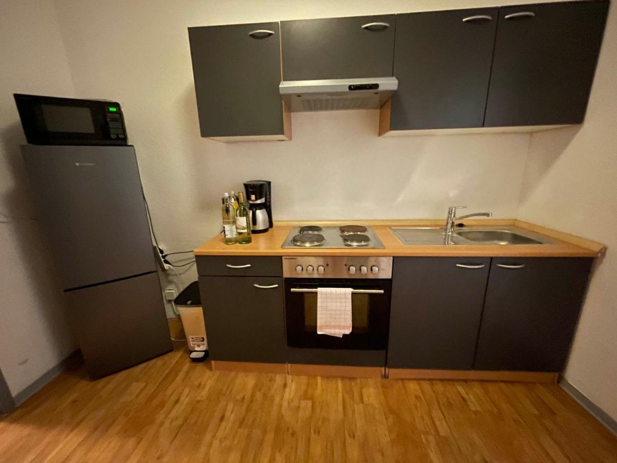 Urbansuites - Modern & Zentral In Der City - Dein Zuhause In Stuttgart Bagian luar foto