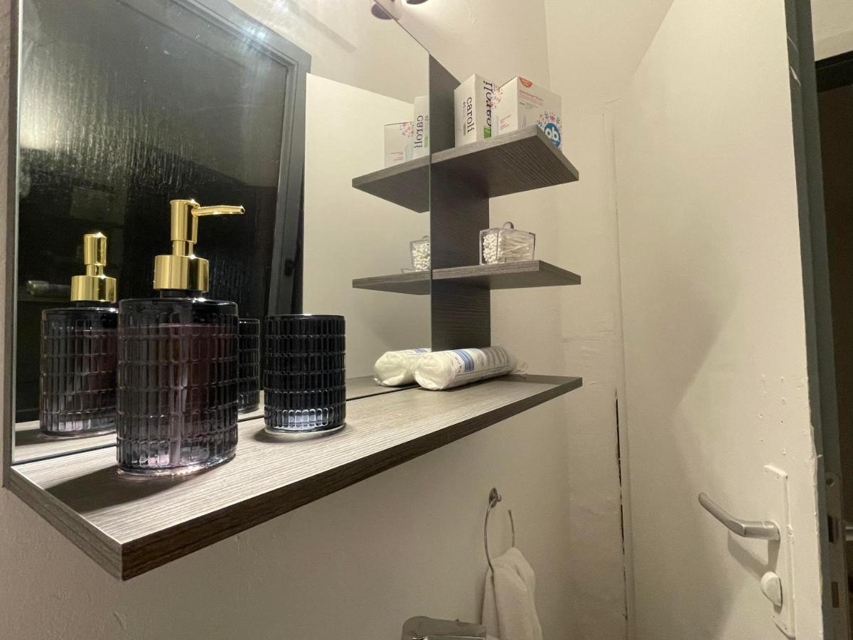 Urbansuites - Modern & Zentral In Der City - Dein Zuhause In Stuttgart Bagian luar foto