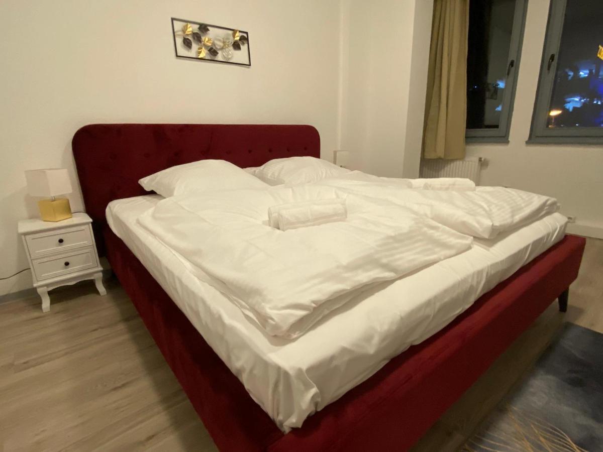 Urbansuites - Modern & Zentral In Der City - Dein Zuhause In Stuttgart Bagian luar foto