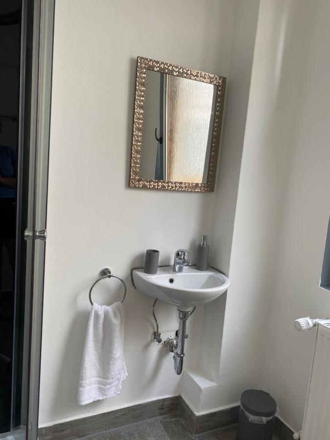 Urbansuites - Modern & Zentral In Der City - Dein Zuhause In Stuttgart Bagian luar foto