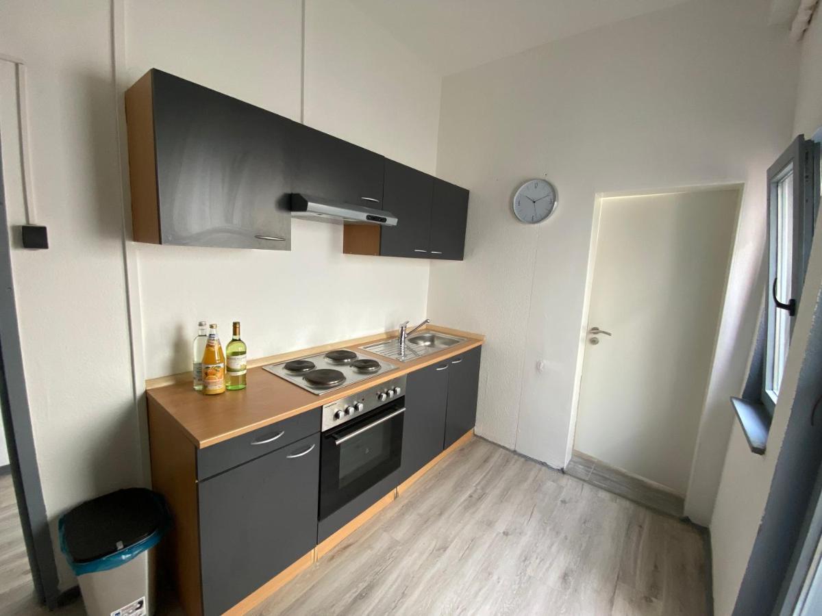 Urbansuites - Modern & Zentral In Der City - Dein Zuhause In Stuttgart Bagian luar foto