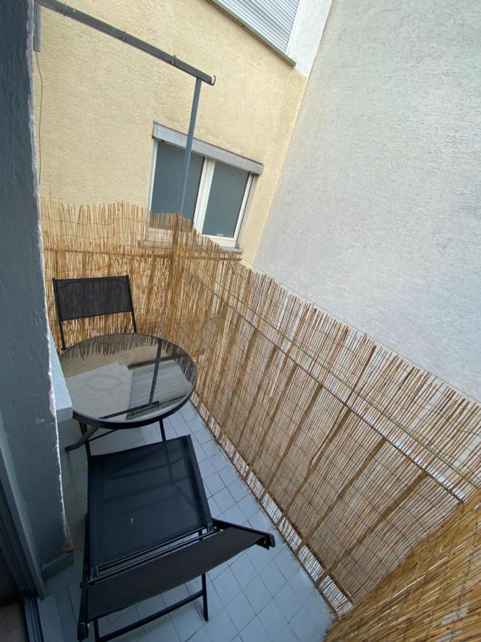 Urbansuites - Modern & Zentral In Der City - Dein Zuhause In Stuttgart Bagian luar foto