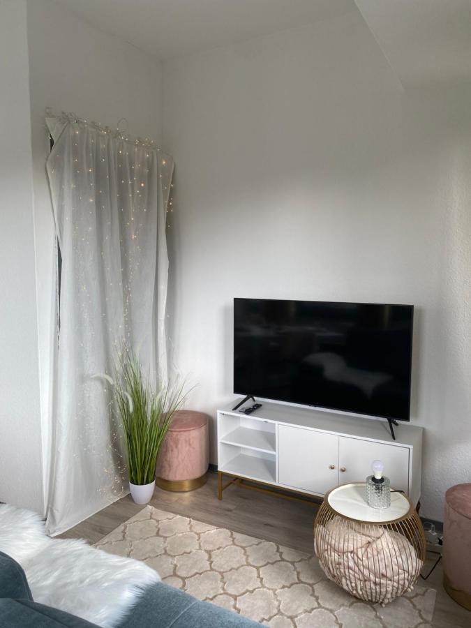Urbansuites - Modern & Zentral In Der City - Dein Zuhause In Stuttgart Bagian luar foto