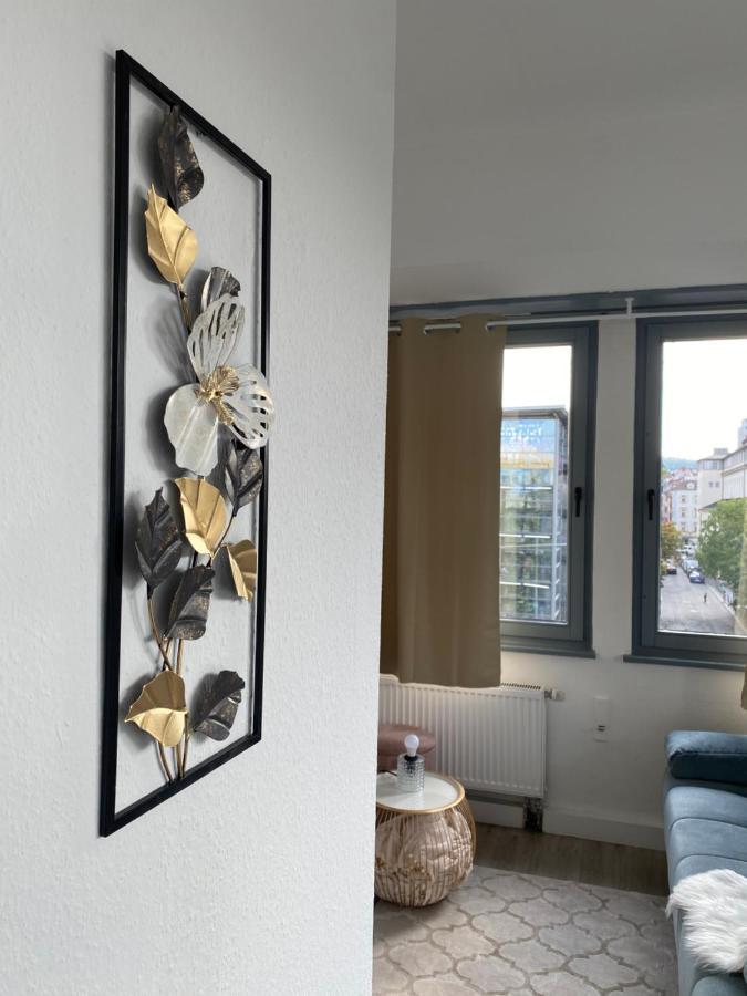 Urbansuites - Modern & Zentral In Der City - Dein Zuhause In Stuttgart Bagian luar foto