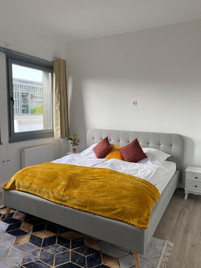 Urbansuites - Modern & Zentral In Der City - Dein Zuhause In Stuttgart Bagian luar foto